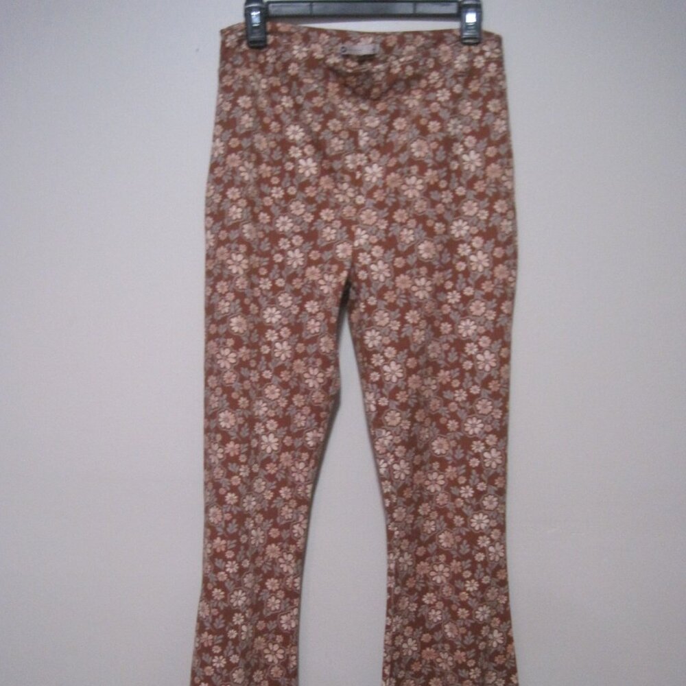 SO Pants Womens Medium Leggings Floral High Rise Flare Lettuce Hem Pull On Brown